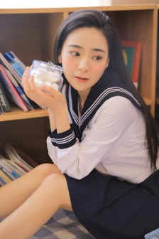 六小龄童死了吗